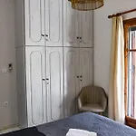 Dp Homes Beachside In Santorini Semesterbostad Perissa (Santorini)